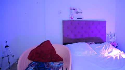 LAURA online show from 01.10.25