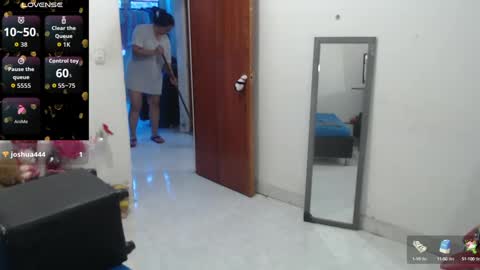 Snapshot of laura_foxx2379 chatting on 09.24.25 laura_foxx2379 online show from 09.24.25