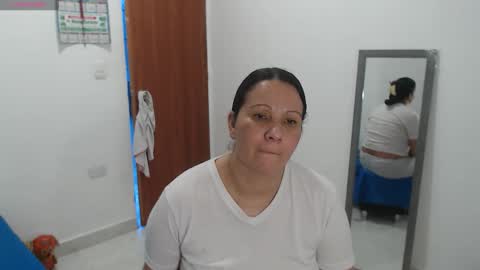 laura_foxx2379 online show from 01.31.26