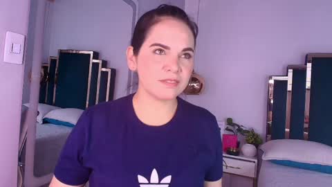 Snapshot of laura_hotties chatting on 05.31.26 laura hotties online show from 05.31.26