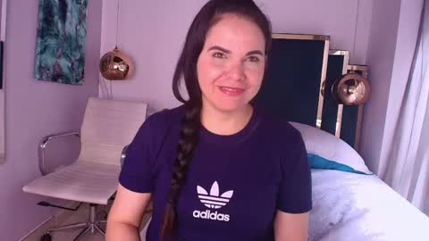 Snapshot of laura_hotties chatting on 05.31.26 laura hotties online show from 05.31.26