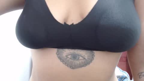  Laura  online show from 09.17.25