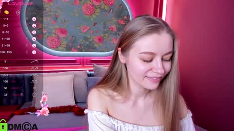 Snapshot of laura_pudd chatting on 12.30.24 Laura online show from 12.30.24