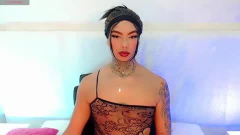 Laura online show from 04.12.26