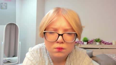 Snapshot of lauraaa_smith chatting on 02.24.26 Laura online show from 02.24.26