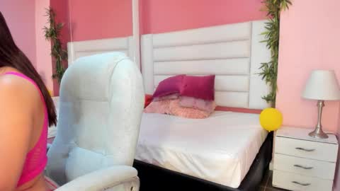 Laura online show from 02.25.26