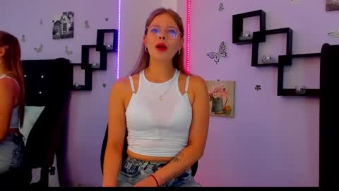 Snapshot of laurablue_ chatting on 12.26.24 Laura Blue online show from 12.26.24