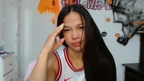 lauracb          online show from 10.19.25