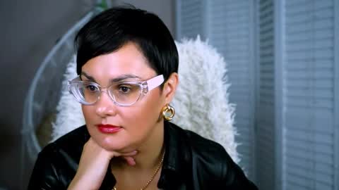 lauradavidsons online show from 10.22.25