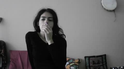 Snapshot of lauradotada chatting on 05.17.26 Laura online show from 05.17.26