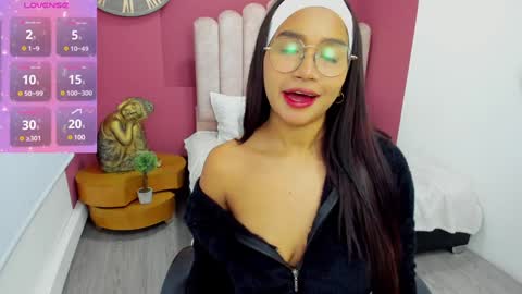 Laura Glowing online show from 02.02.25