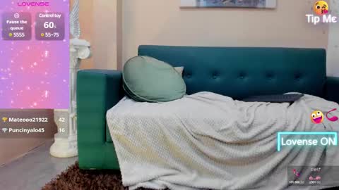 Laura Glowing online show from 02.08.25