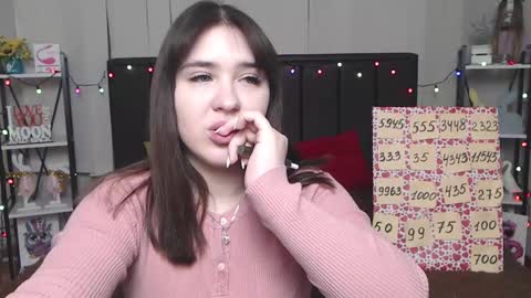 Snapshot of laurahlot chatting on 02.05.25 LauraHlot online show from 02.05.25