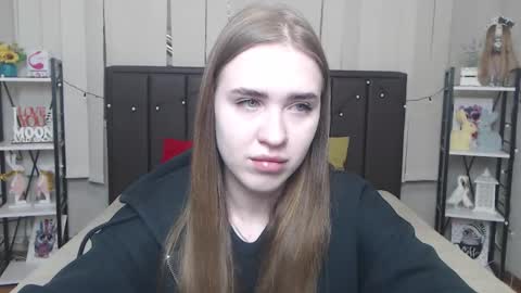 Snapshot of laurahlot chatting on 10.18.25 LauraHlot online show from 10.18.25