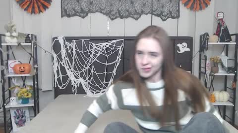 Snapshot of laurahlot chatting on 11.07.25 LauraHlot online show from 11.07.25