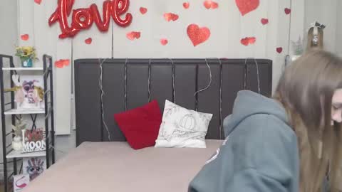 LauraHlot online show from 01.18.26