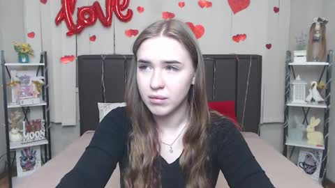 LauraHlot online show from 03.17.26