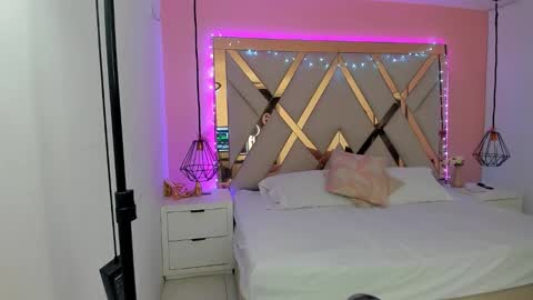 laura  online show from 02.06.26