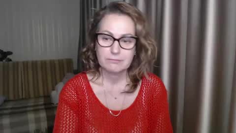 Lauraoven1 online show from 01.20.25