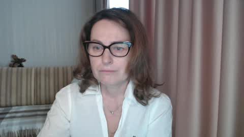 Lauraoven1 online show from 02.24.25