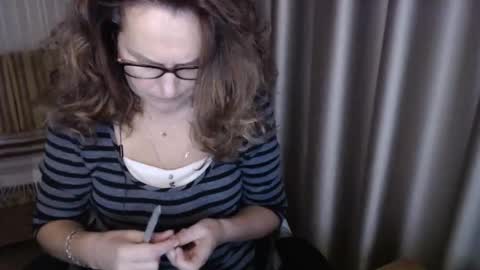 Lauraoven1 online show from 11.28.25