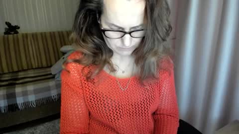 Lauraoven1 online show from 01.15.26