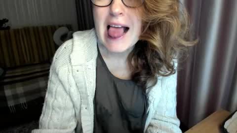 Lauraoven1 online show from 02.06.26