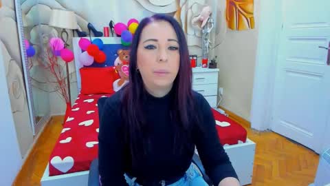 Laura online show from 02.11.25