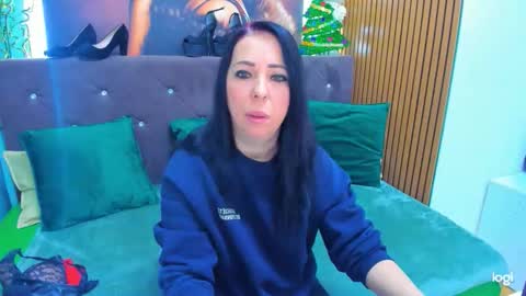 Laura online show from 12.20.25