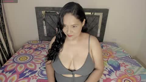 laurasofia01 online show from 04.24.26