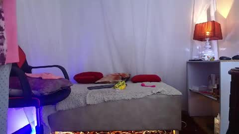 Laura Sofia online show from 05.29.26