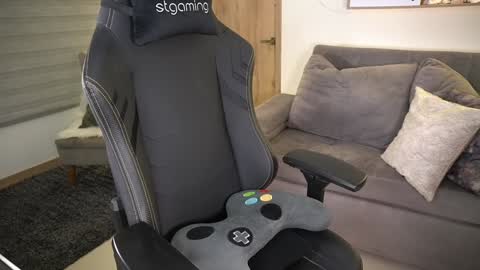 Snapshot of laurasophya chatting on 02.06.25 Laura online show from 02.06.25