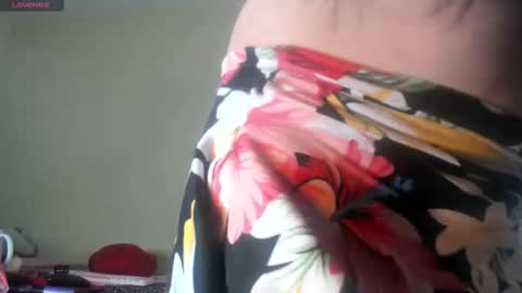 Snapshot of laureen777 chatting on 11.18.25 laureen777 online show from 11.18.25