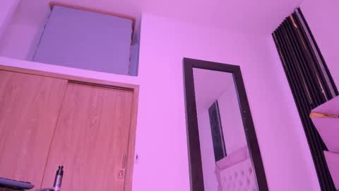 Laurem online show from 10.29.25