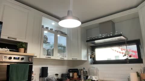 Lauren Brite online show from 10.18.25