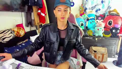 SF online show from 02.24.25