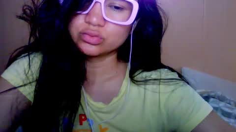 Snapshot of laurengirls1 chatting on 12.21.25 onlyfan laureng7 - 7 laureng2 online show from 12.21.25