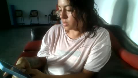 laurenhot94 online show from 09.22.25