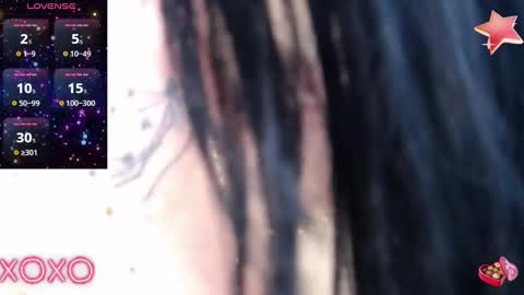 Laura online show from 01.04.25