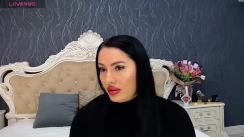 Laura online show from 03.04.25