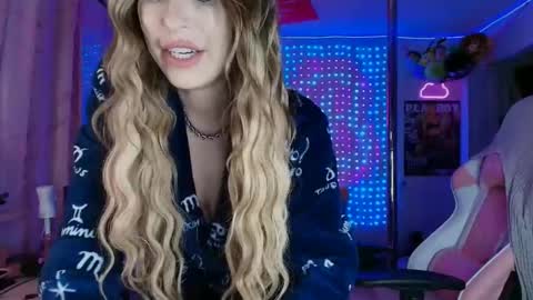 Lauren Lotus online show from 06.05.26
