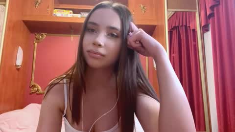 Laura online show from 12.03.25