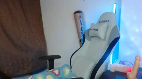 Lauren online show from 02.04.25