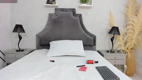 Lauren  online show from 12.18.25