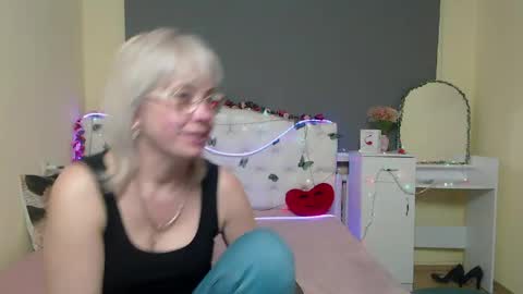 Snapshot of laurenwishy chatting on 04.28.26 Lauren online show from 04.28.26