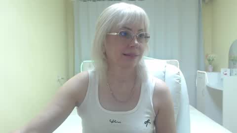 Snapshot of laurenwishy chatting on 05.23.26 Lauren online show from 05.23.26