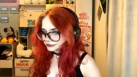 Snapshot of laurettecipro chatting on 06.14.26 Eva online show from 06.14.26