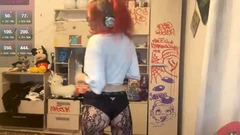 Snapshot of laurettecipro chatting on 06.15.26 Eva online show from 06.15.26