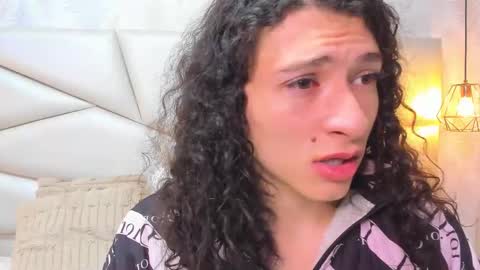 Laurent online show from 11.26.25