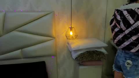 Laurent online show from 12.17.25